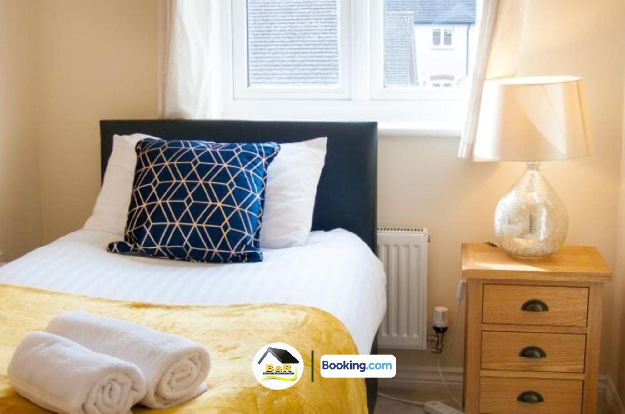 3 Bedroom House By B And R Serviced Accommodation Amesbury With Super Fast Wi-Fi 145Mbps Экстерьер фото