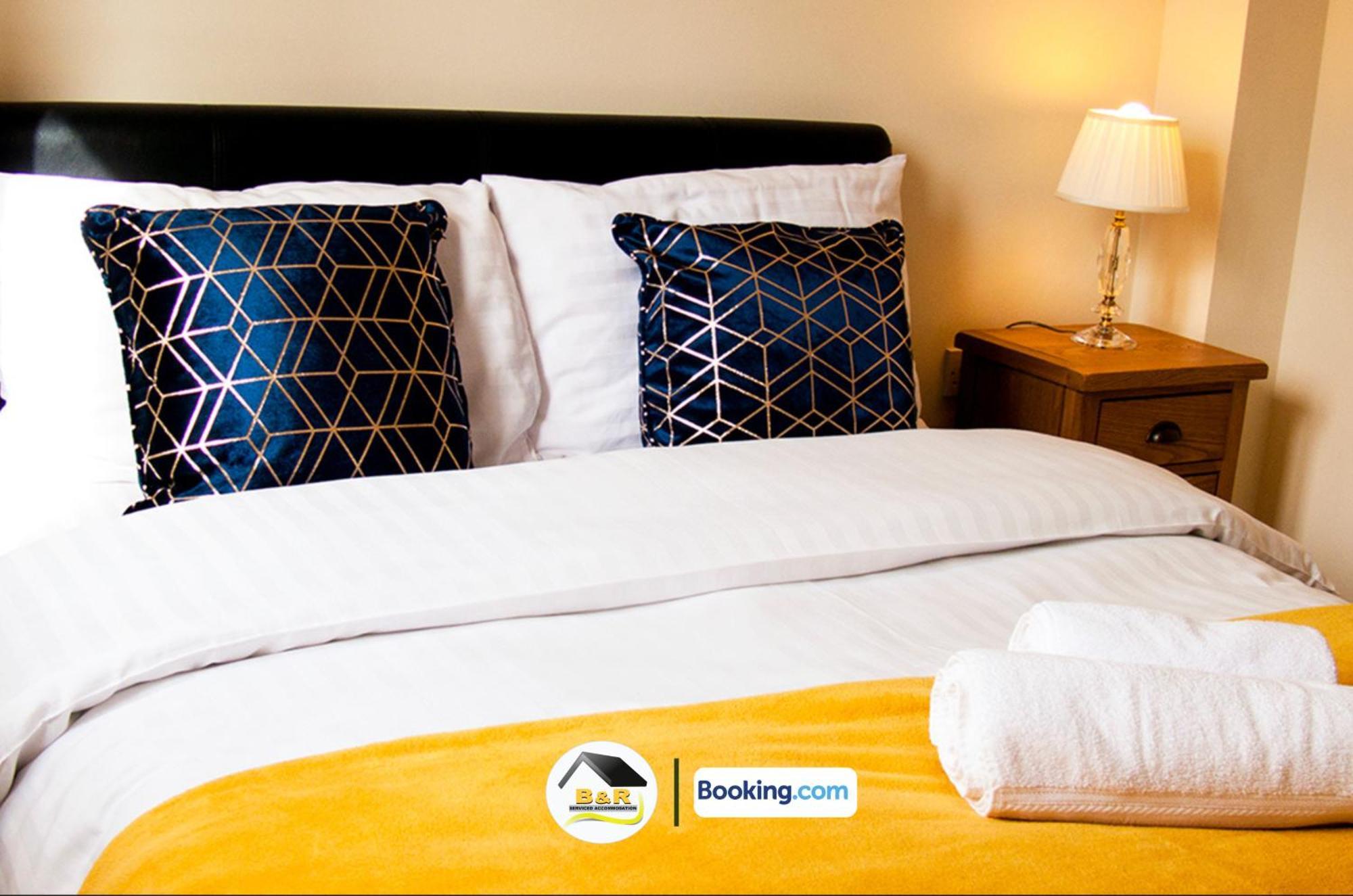 3 Bedroom House By B And R Serviced Accommodation Amesbury With Super Fast Wi-Fi 145Mbps Экстерьер фото